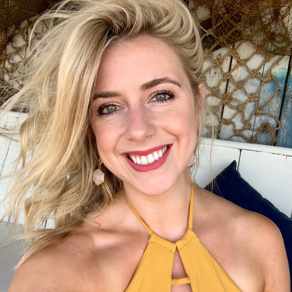 Meet your Posher, Kaleigh - Picture 1 of 1